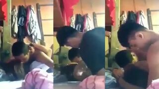 College Girlfriend Pinakantot sa Tropang Hindi pa Nakakatikim ng Babae