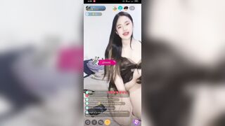 Bigo Live Streamer Nakalimutan Magsuot ng Bra at Panty