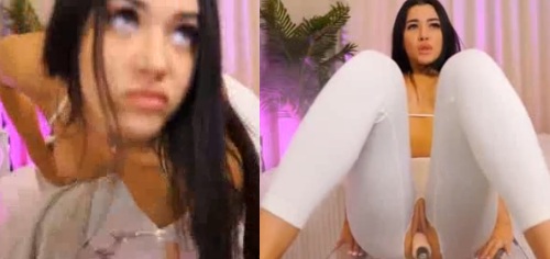 Horny Chic Squirts On A Fuck Machine With Max Speed